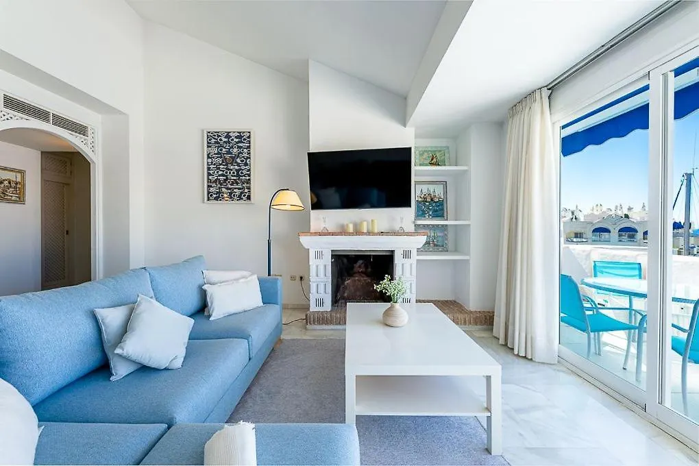 Puerto De Benalmadena Apartamento Vacacional Con Vistas Al Mar Y Yates Tres Habitaciones 2 Banos 0*,  Spain