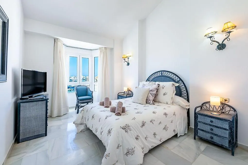 Puerto De Benalmadena Apartamento Vacacional Con Vistas Al Mar Y Yates Tres Habitaciones 2 Banos