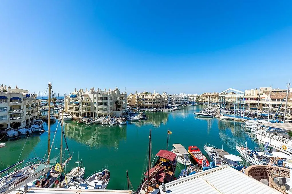 Puerto De Benalmadena Apartamento Vacacional Con Vistas Al Mar Y Yates Tres Habitaciones 2 Banos Apartment