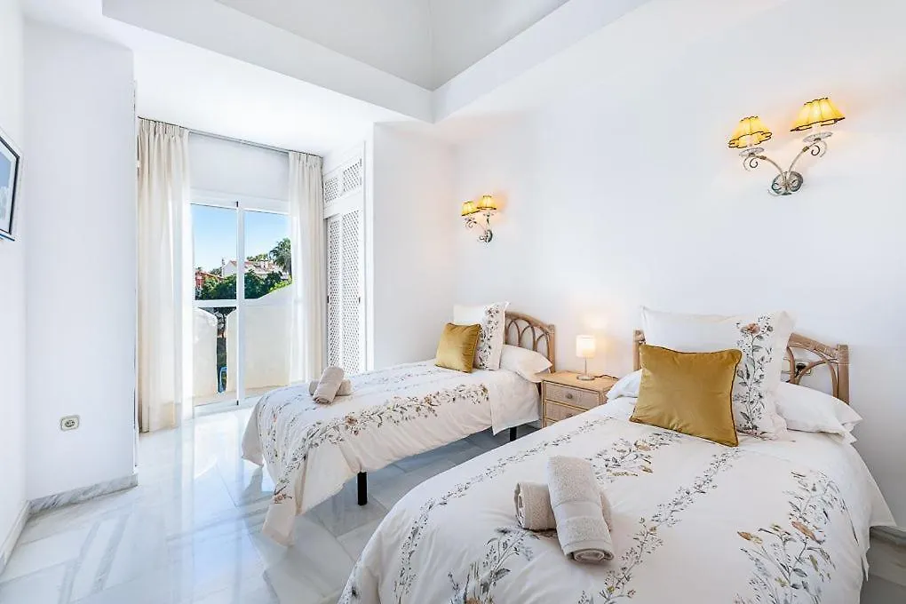 Puerto De Benalmadena Apartamento Vacacional Con Vistas Al Mar Y Yates Tres Habitaciones 2 Banos Spain