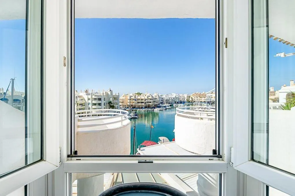Puerto De Benalmadena Apartamento Vacacional Con Vistas Al Mar Y Yates Tres Habitaciones 2 Banos 0*,  Spain